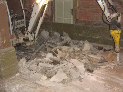 Schmid_Bau Alte Stadthalle Brackenheim Mensa Schulzentrum Erdarbeiten Kanalarbeiten Beton Mauerarbeiten Abbruch Aussenanlage