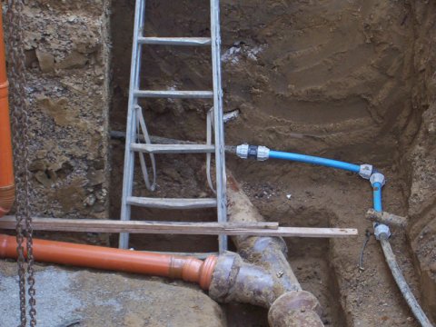 Schmid_Bau_Radladerarbeiten Erdarbeiten Kanalarbeiten Beton Mauerarbeiten Unterfangung Treppe