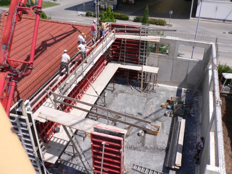 Schmid Bau Industriebau Feuerwehr Brackenheim DRK Schalarbeiten Bewehrung Beton